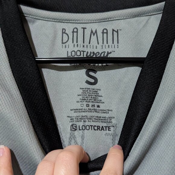 Batman: The Animated Series LootCrate Exclusive Jersey Size S - Picture 3 of 5